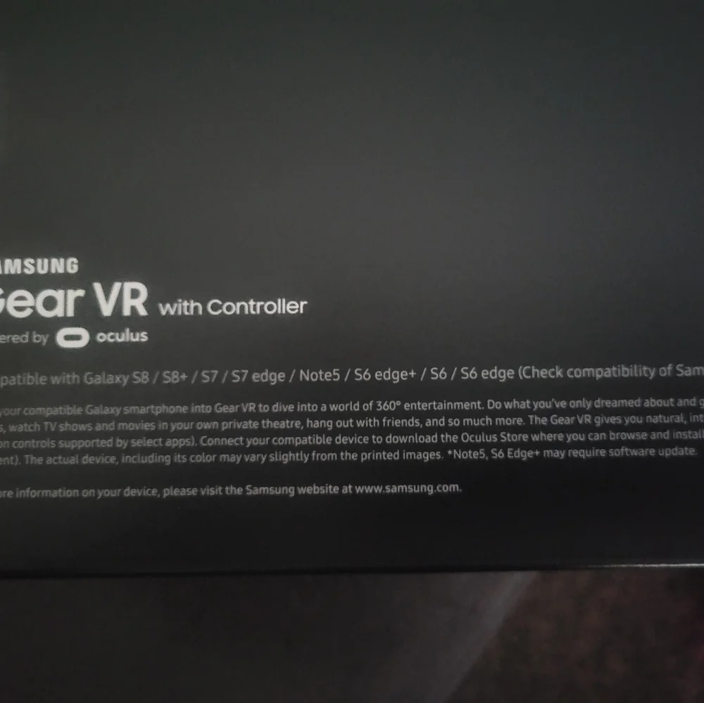 Samsung Gear VR (w/ contoller)